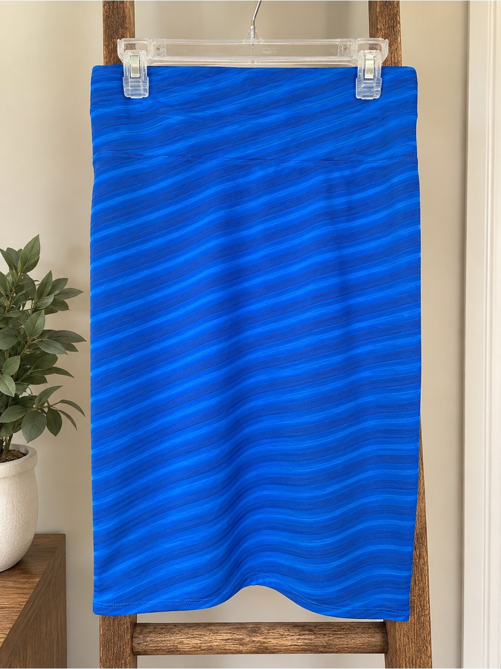 Lot of 2 LuLaRoe Cassie Pencil Skirts Women’s Small Blue Stripe Textured